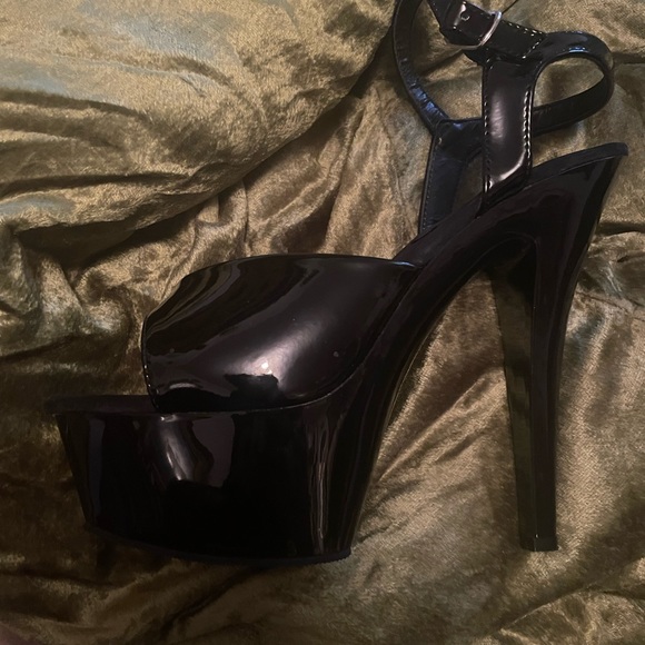 Black pleaser heels - Picture 5 of 5